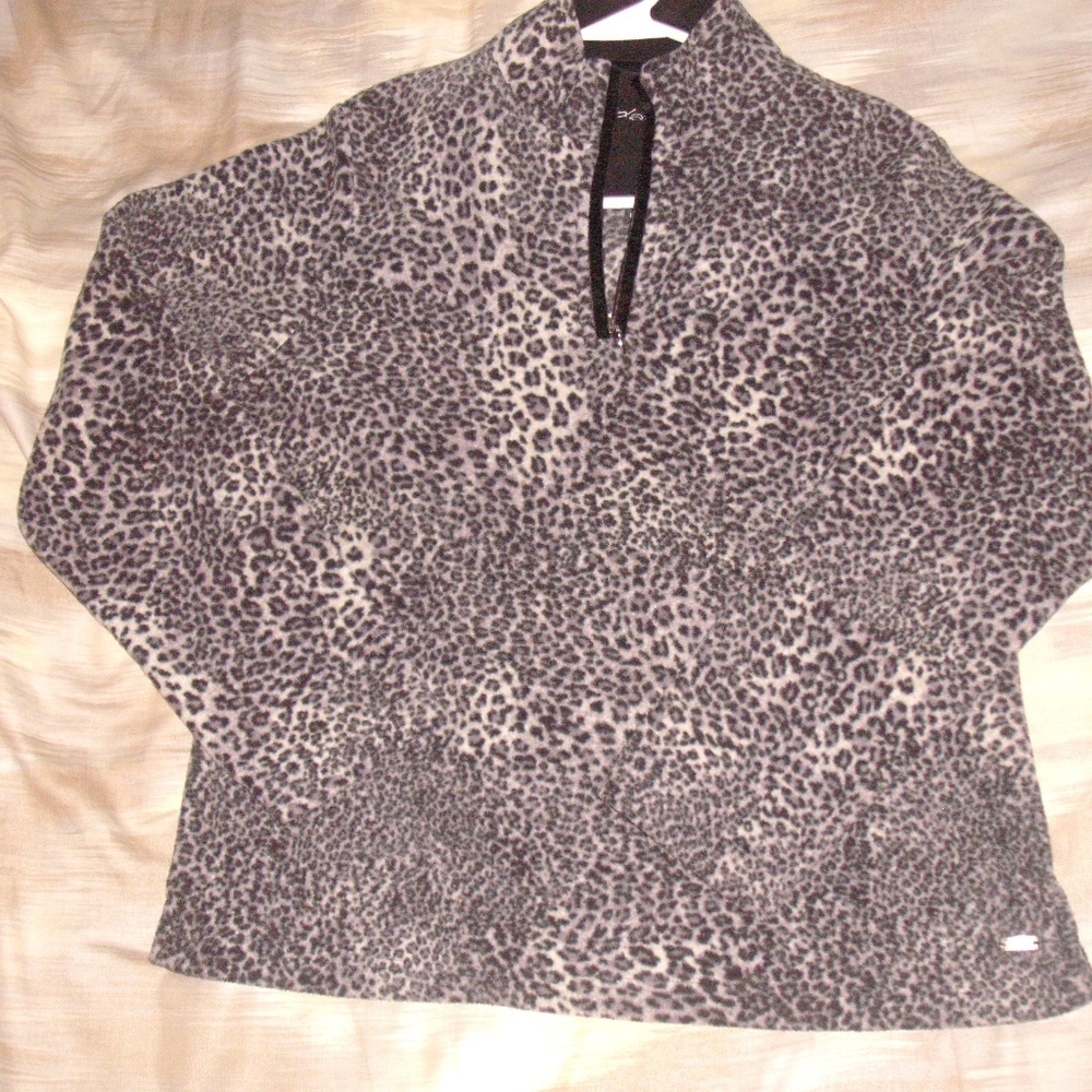 Dash pullover half zip size 14